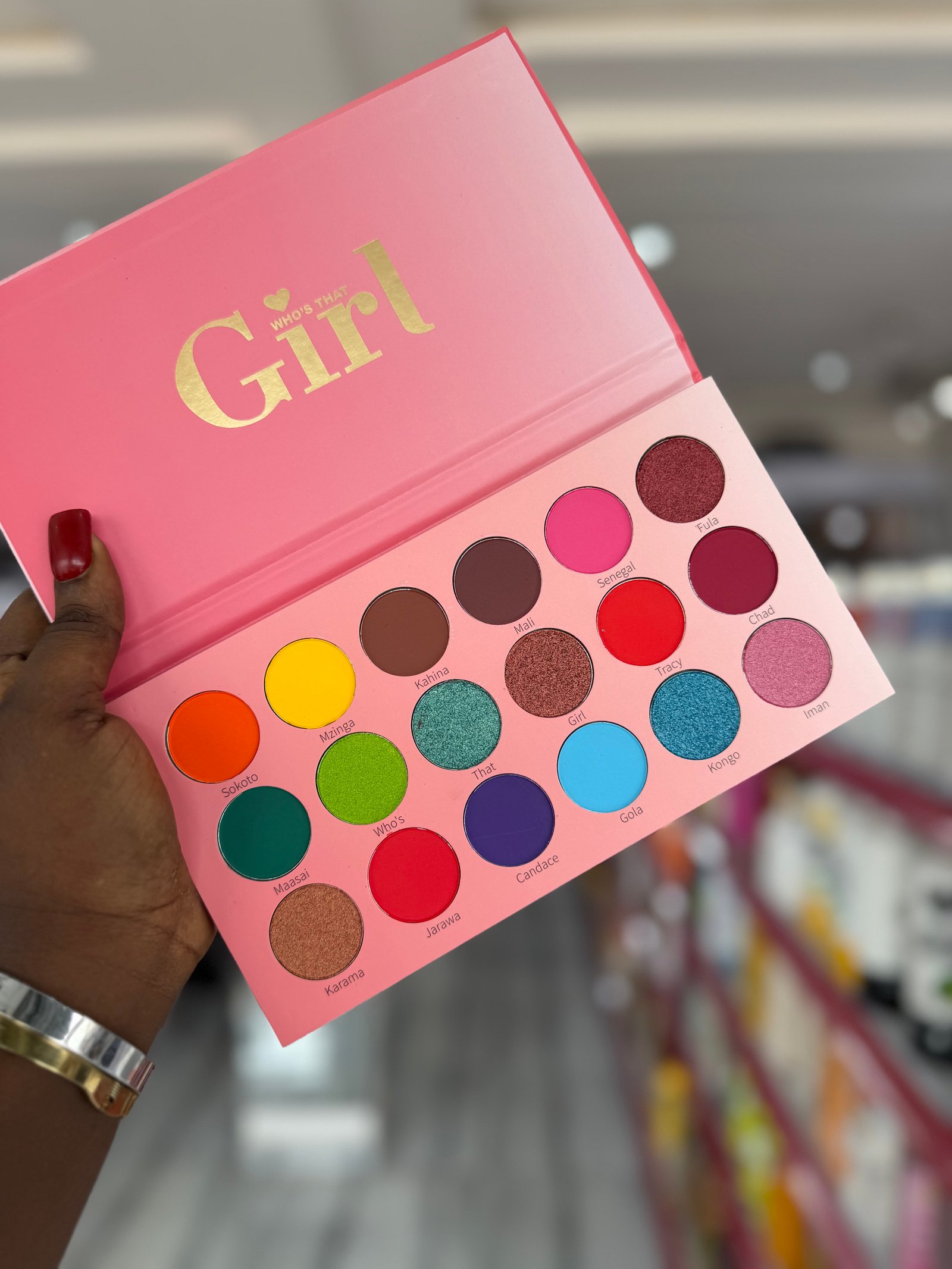 Girl eyeshadow pallet 