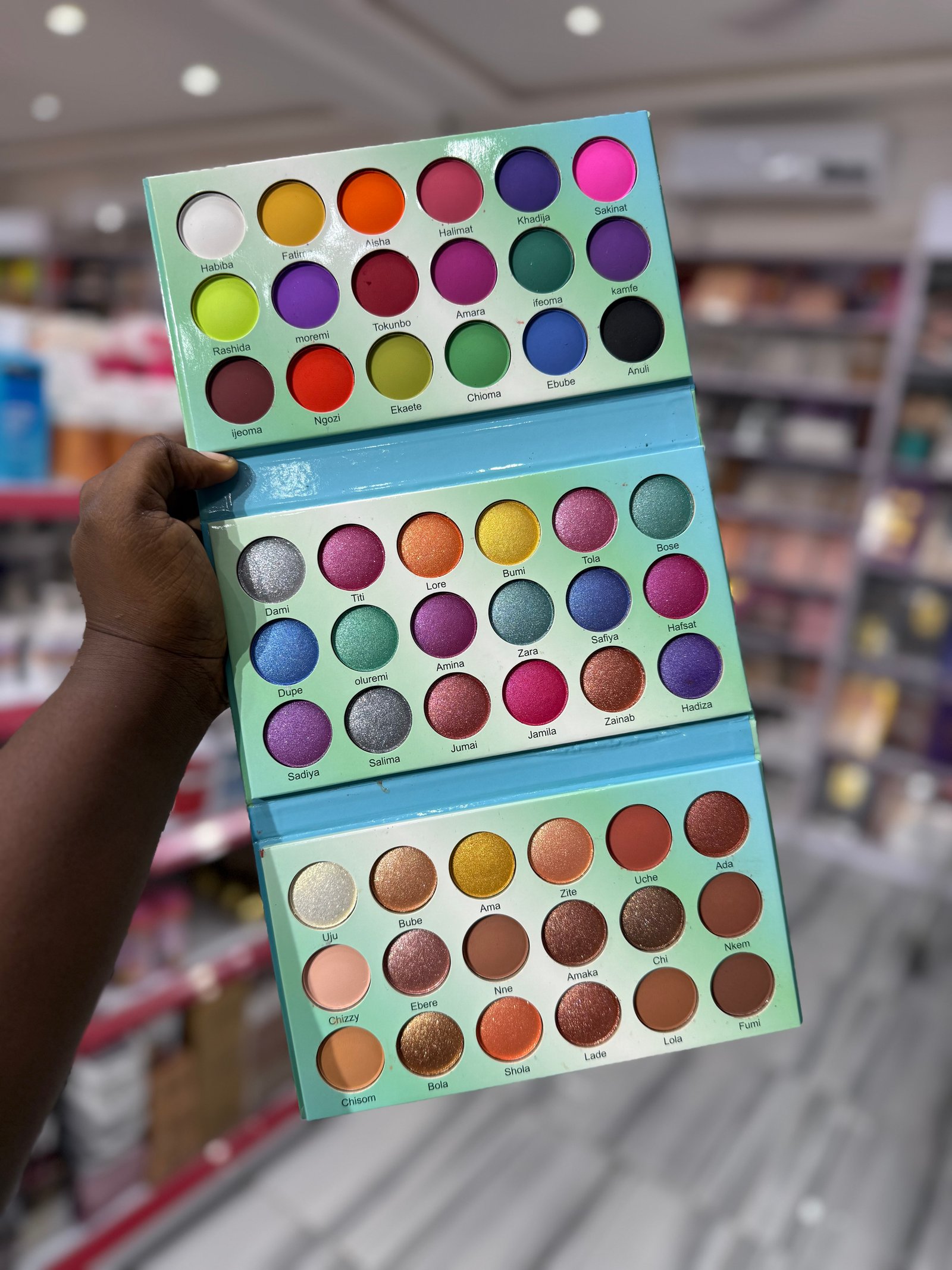 Blossom eyeshadow pallet 
