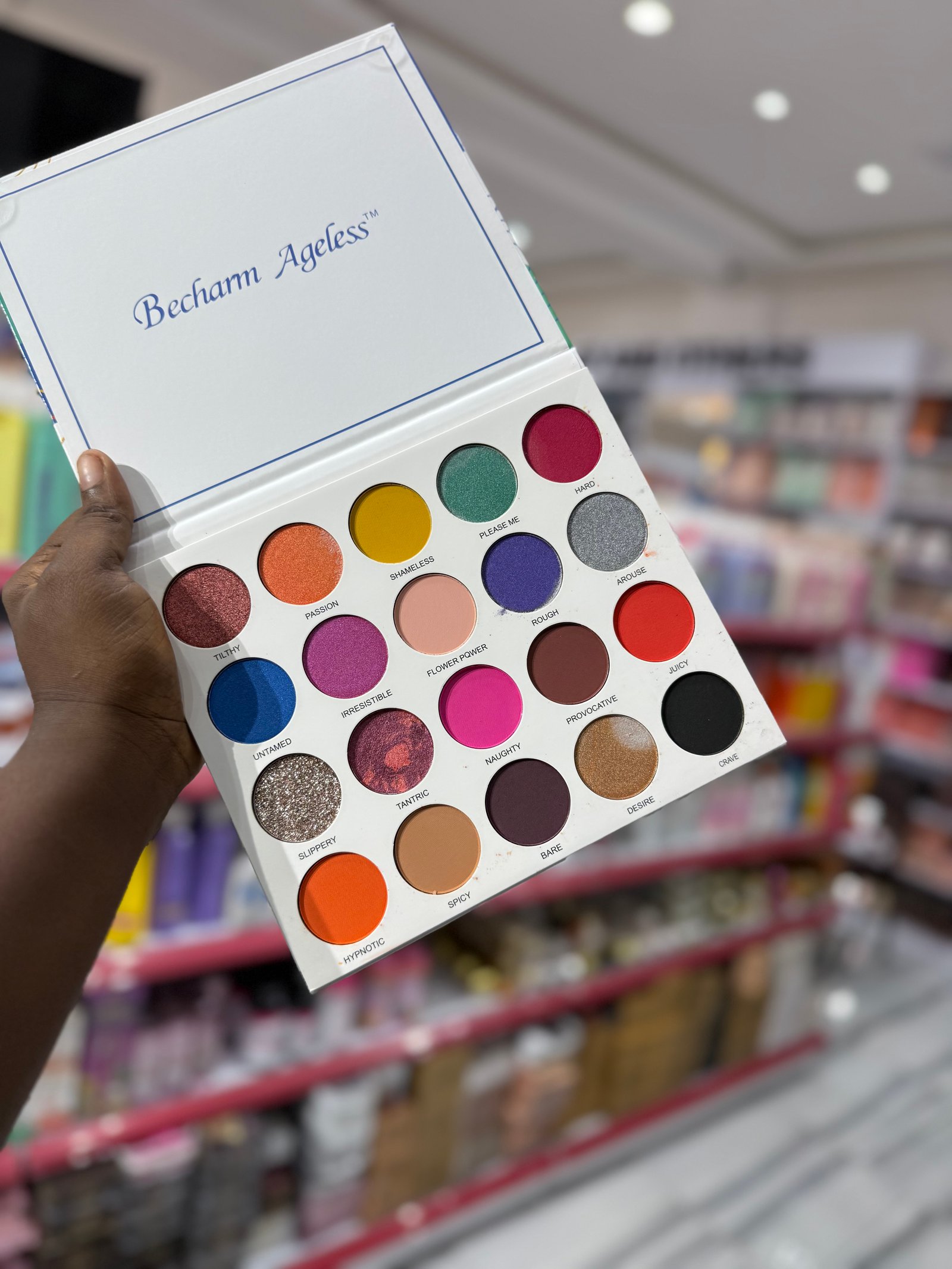 Becharm eyeshadow pallet 