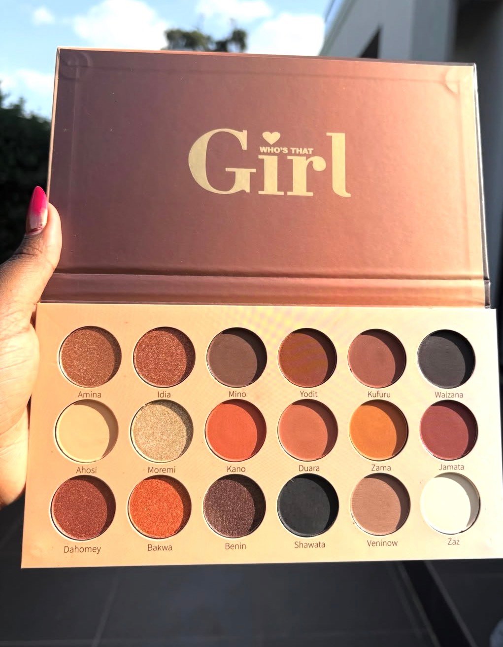 Who’s that girl eyeshadow pallet 
