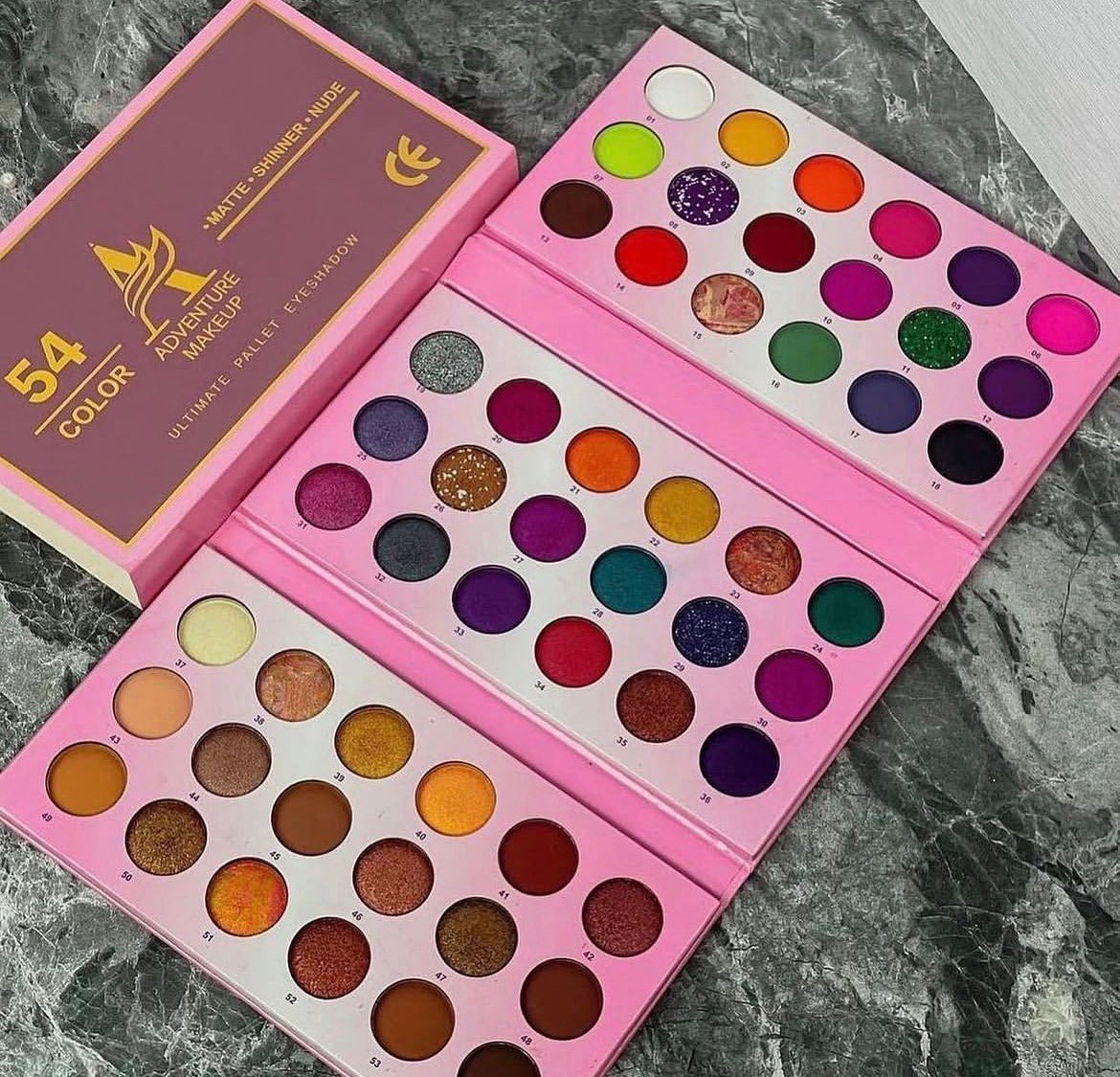 Advanture eyeshadow pallet 