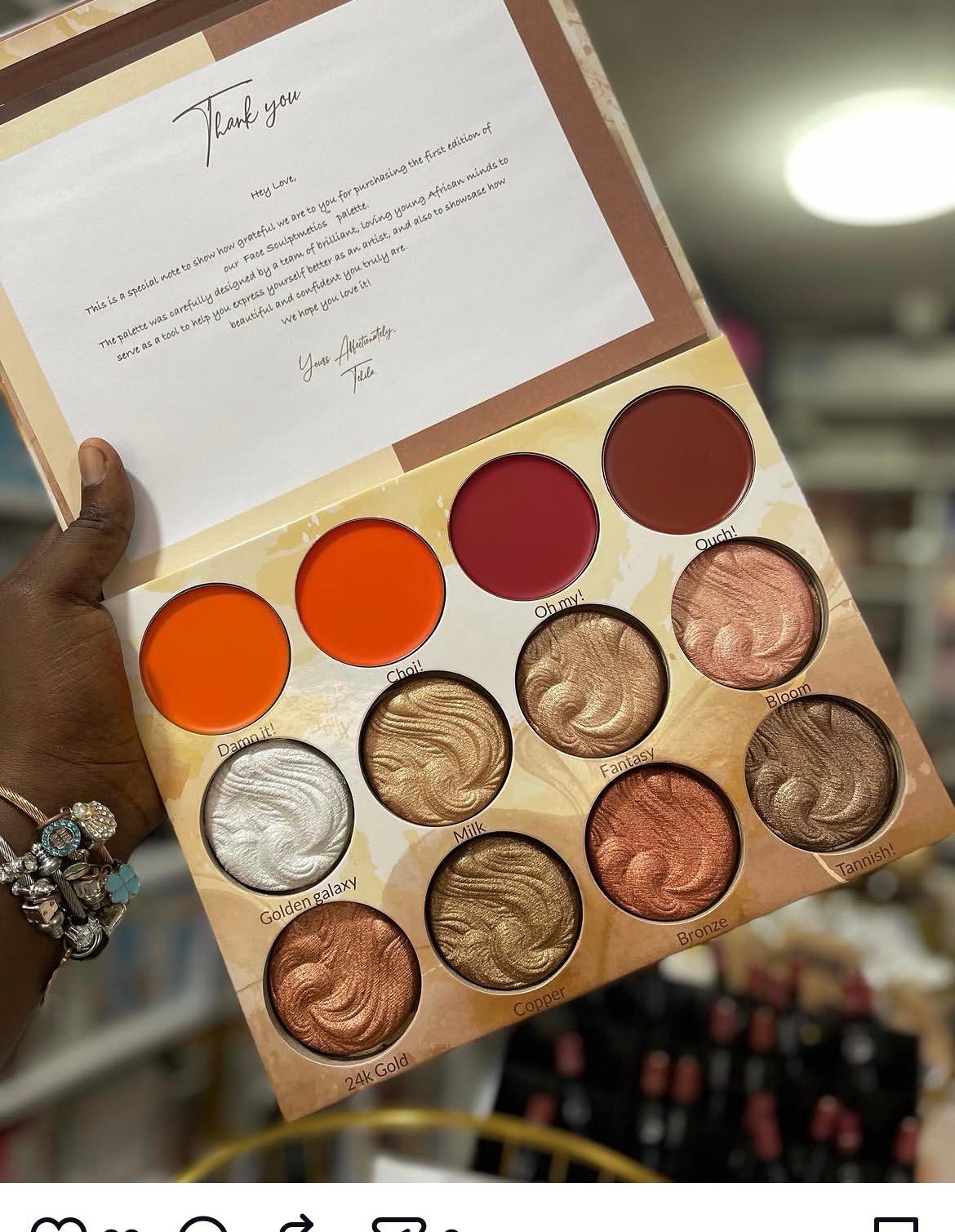 Tehila highlighter and blush pallet 