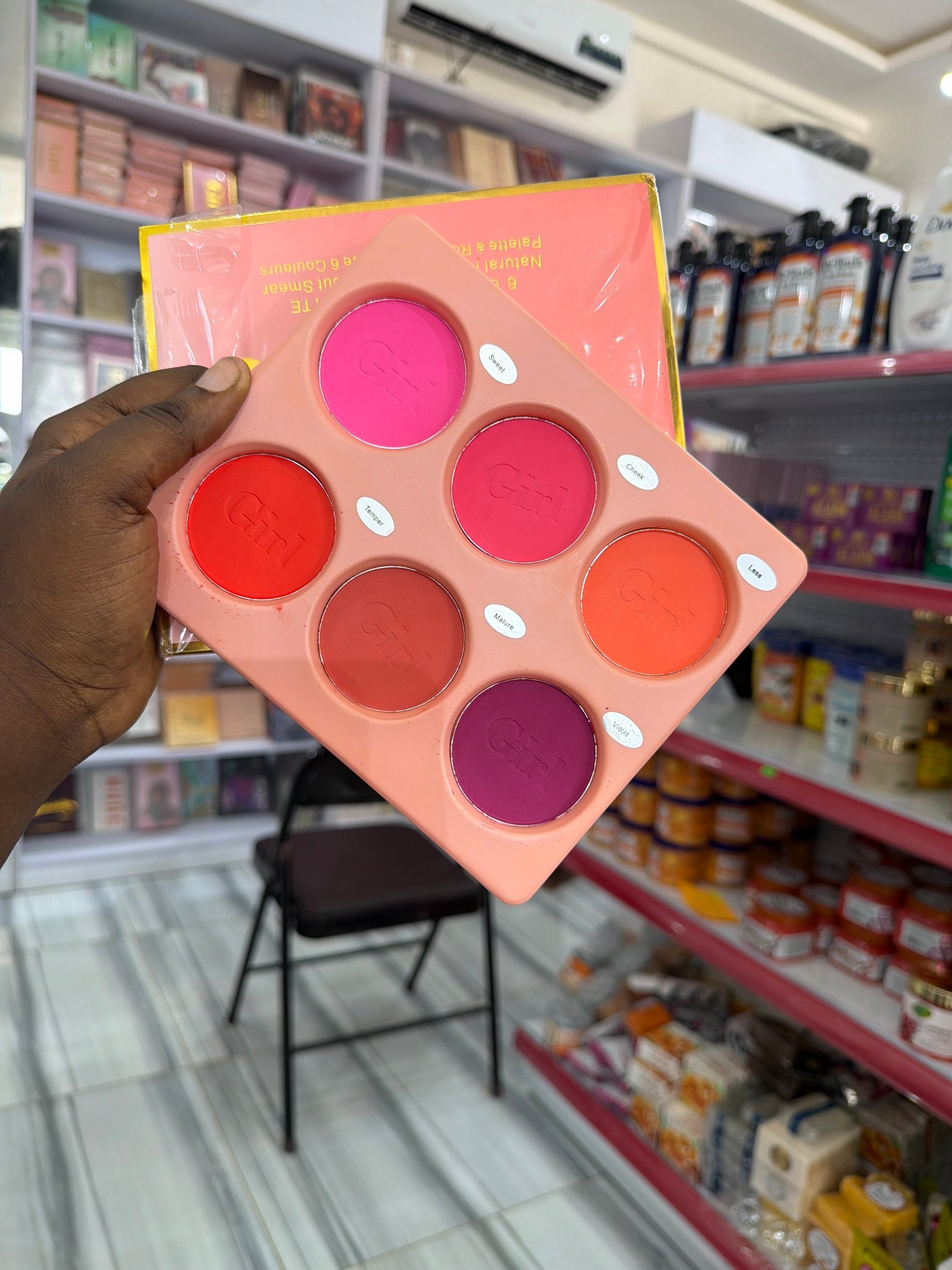 Who’s that girl blush pallet 