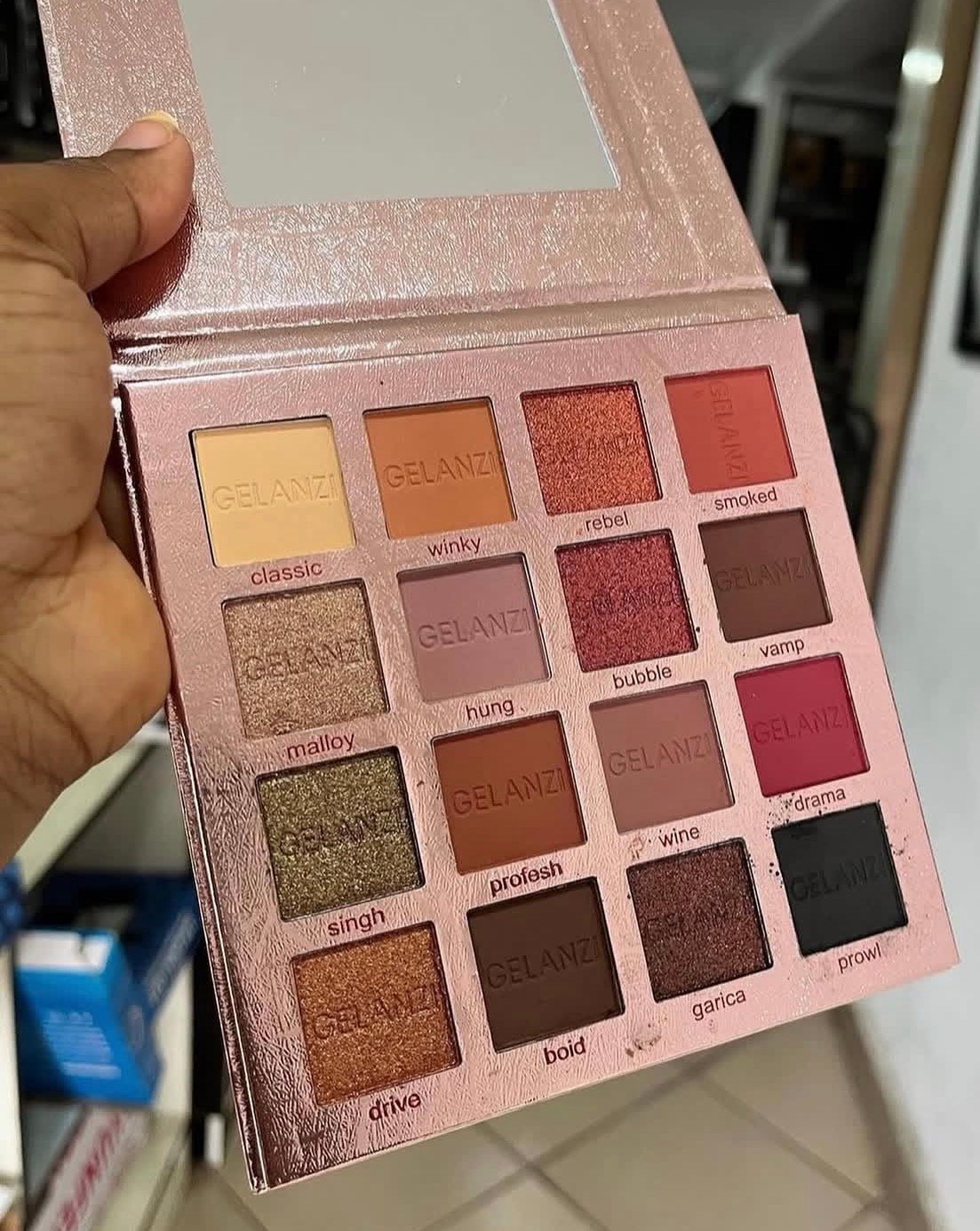Gelanzi eyeshadow pallet 