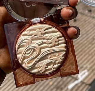 Cpd baked highlighter 