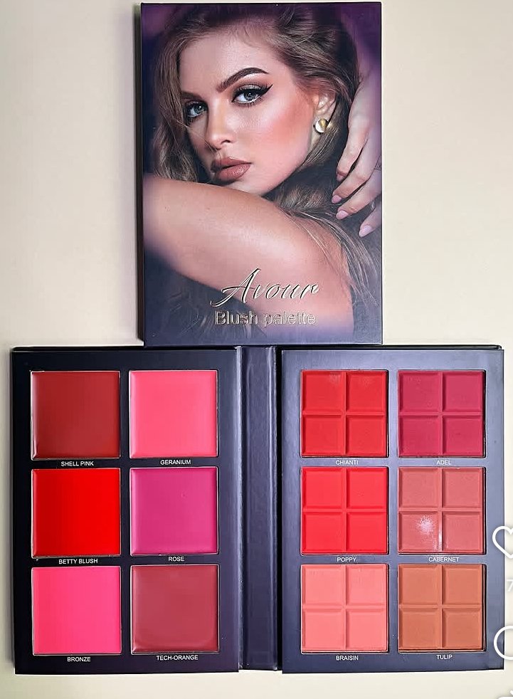 Avour blush pallet 