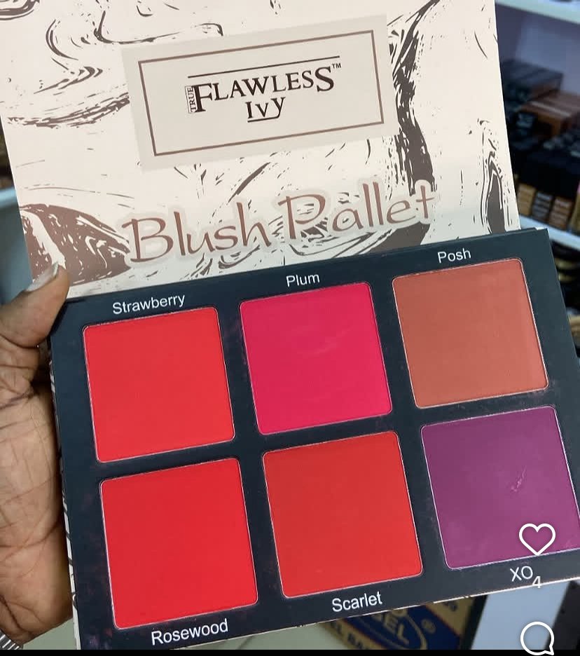 Flawless ivy blush pallet 