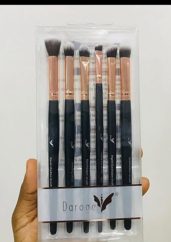 Dage eyeshadow brushes 