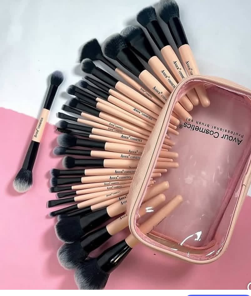 Avour brushes 