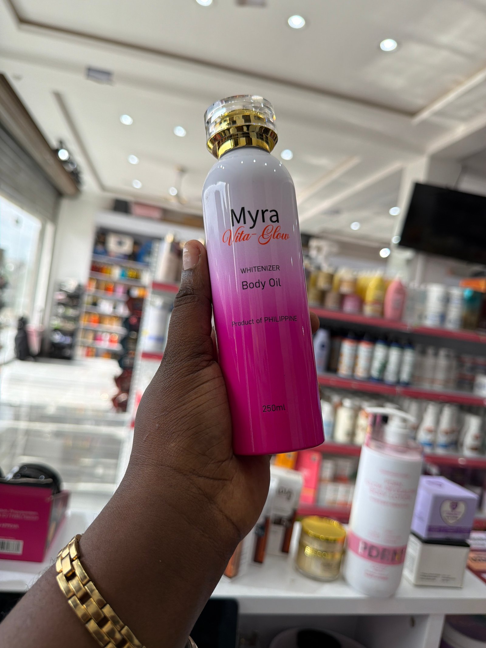 Myra whitenizer oil 