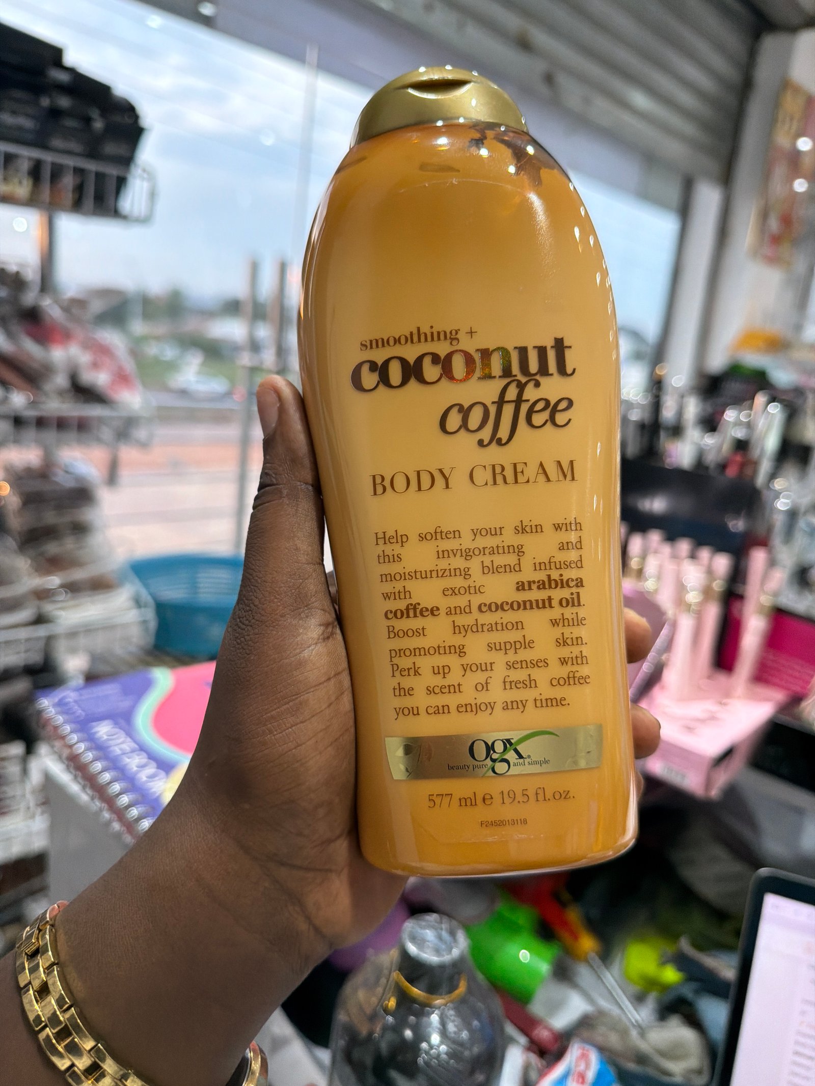 Ogx Smoothing coconut coffee body cream 