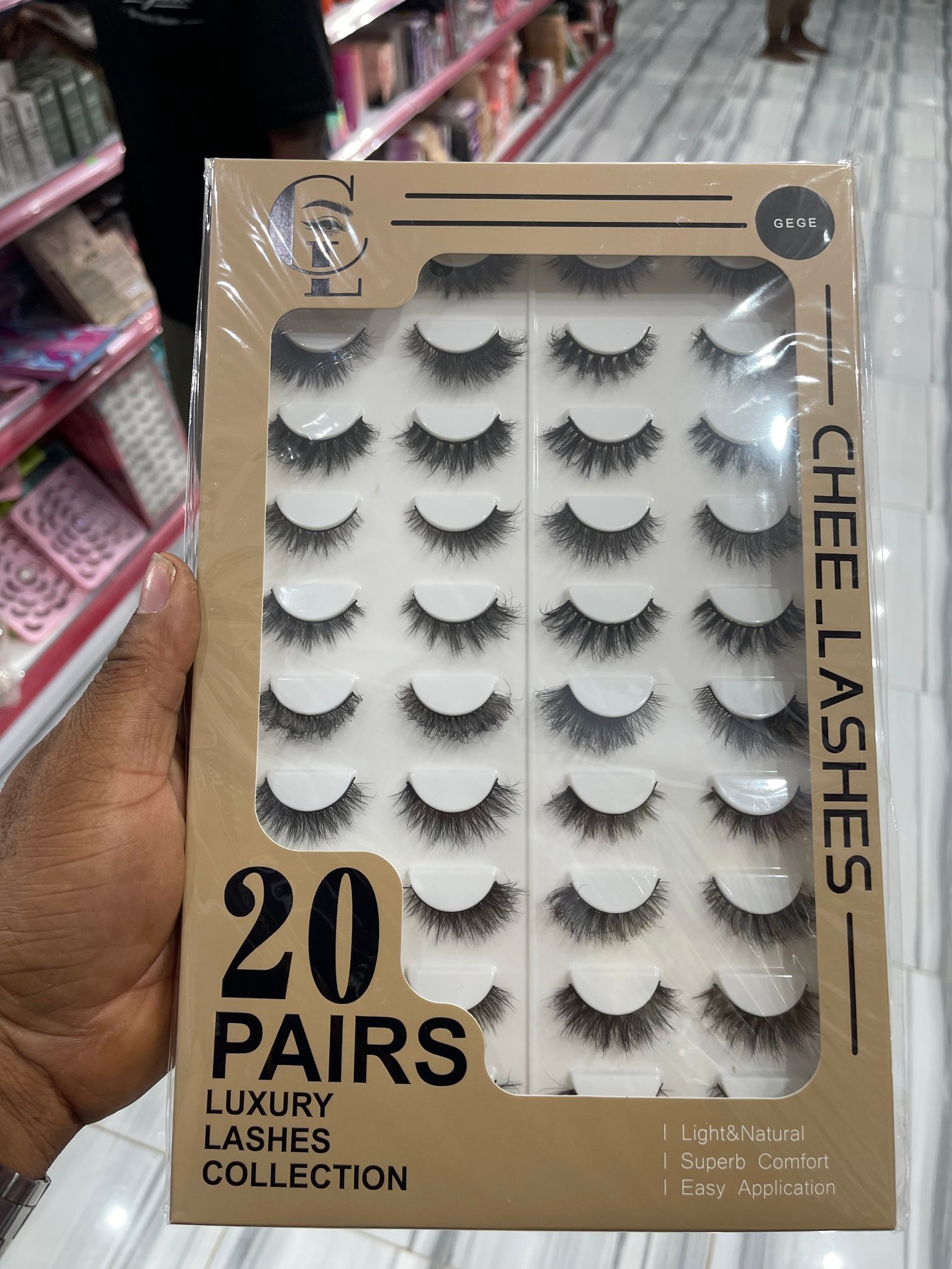 Chee lashes 20 in 1