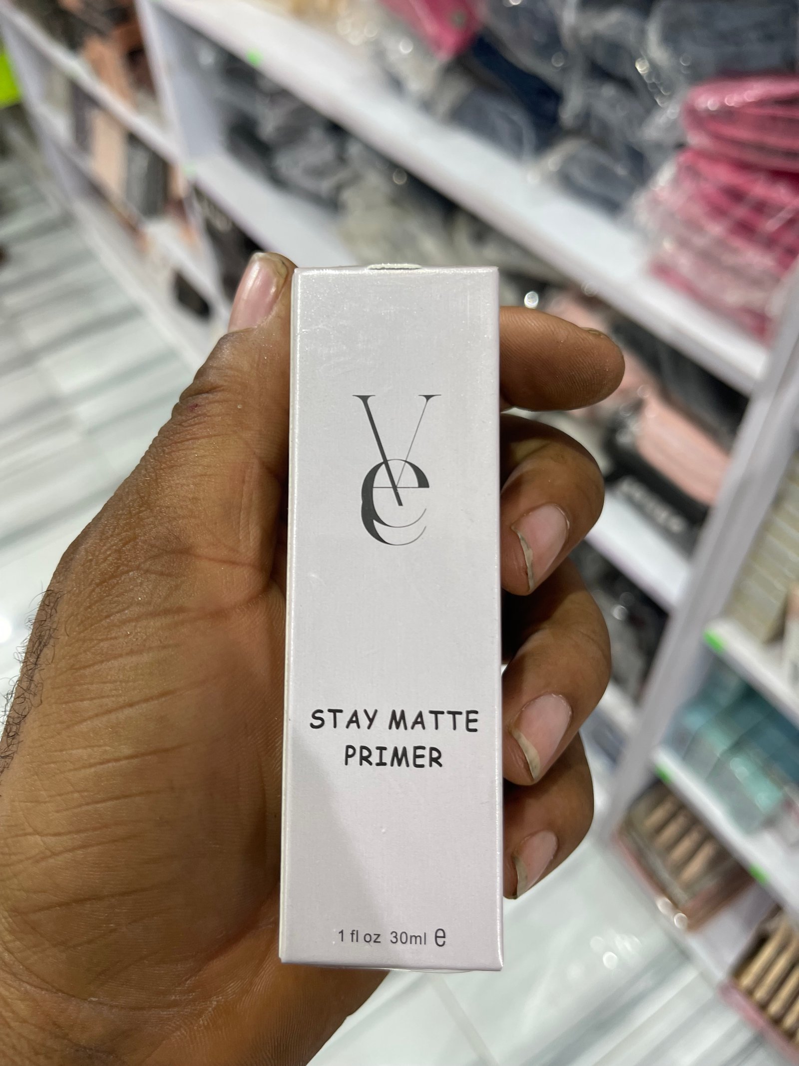 Vee stay matte primer