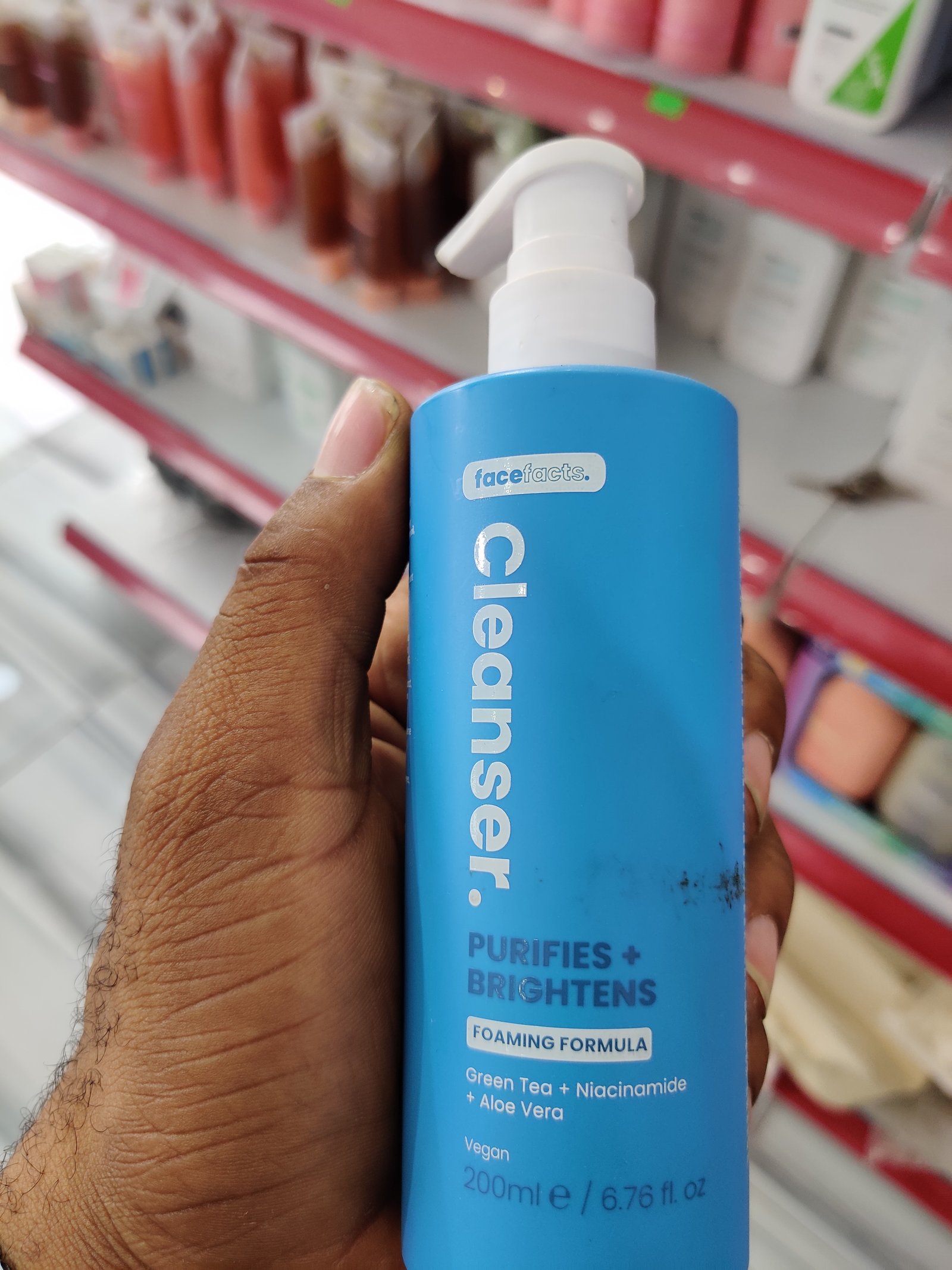 Face fact purifies cleanser