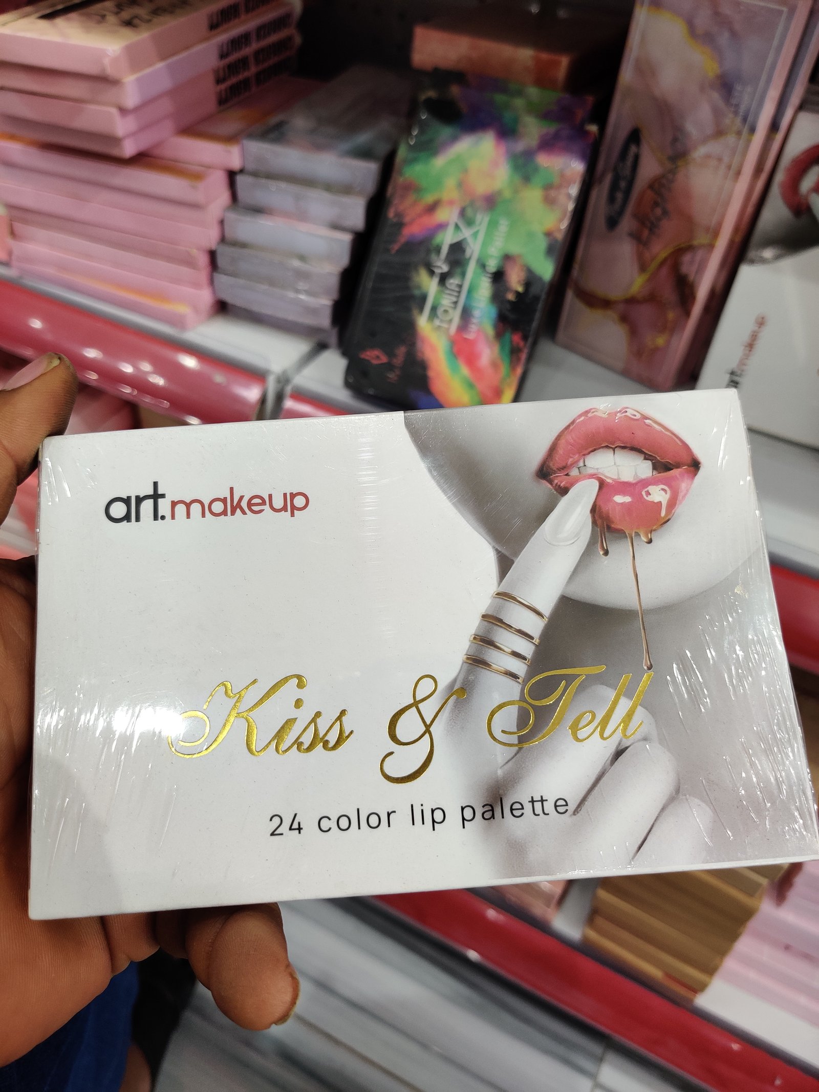 Art kiss and tell lip pallet
