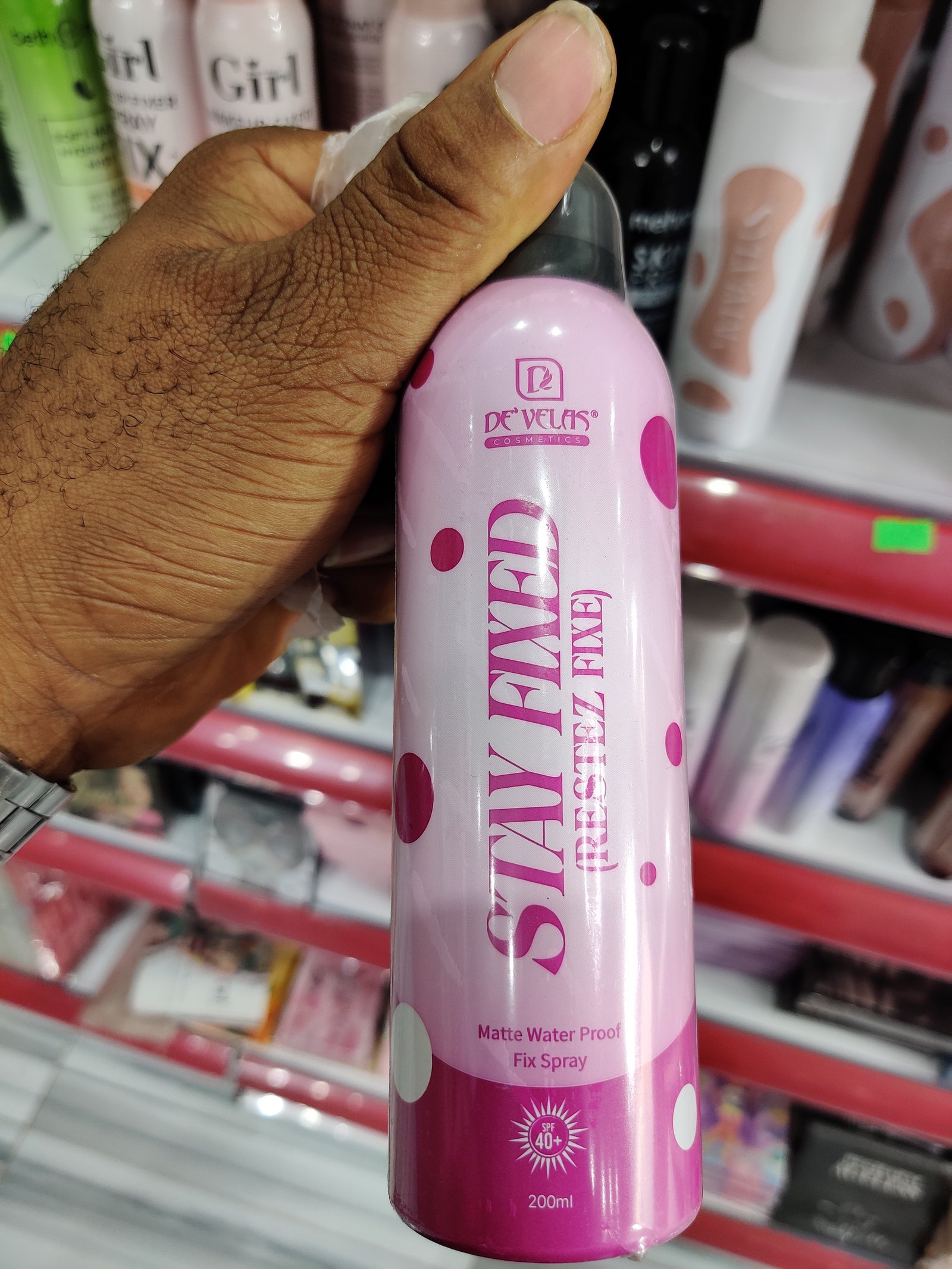 Develas fix spray