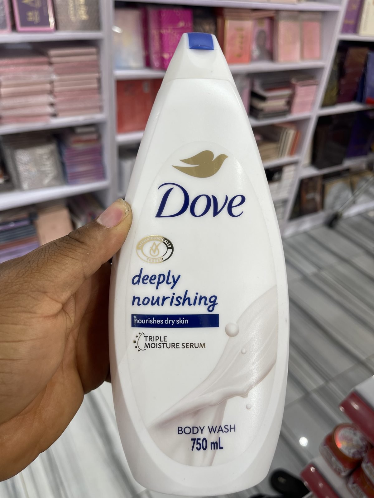 Dove Deeply Nourishing Body Wash, Triple Moisture Serum, nourishes dry skin 750mL