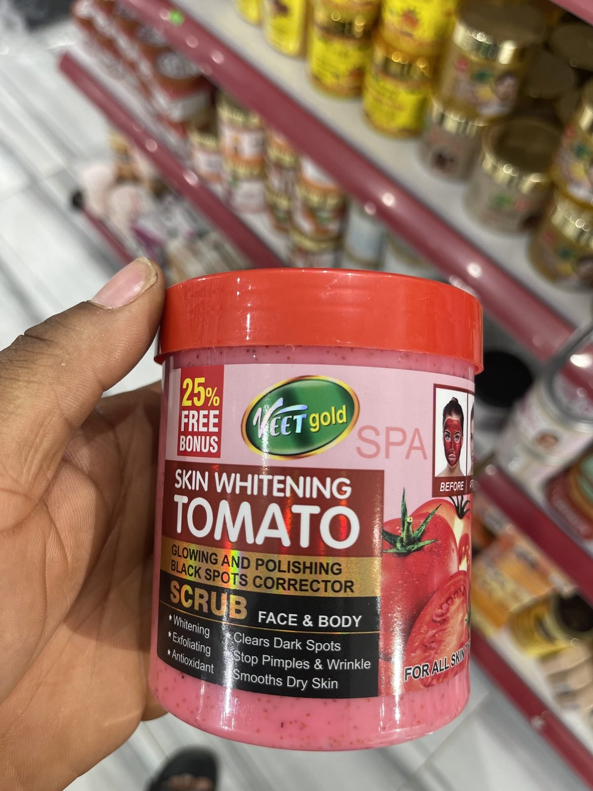 Veet Gold Skin Whitening Tomato Glowing and Polishing Black Spots Corrector Scrub