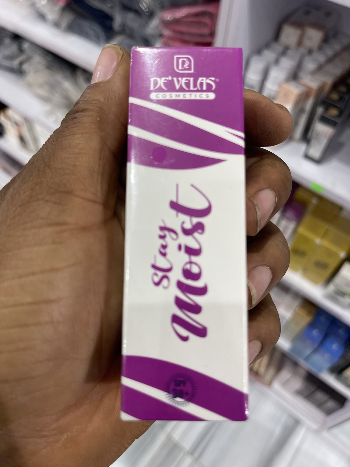 De'Velas Cosmetics Stay Moist