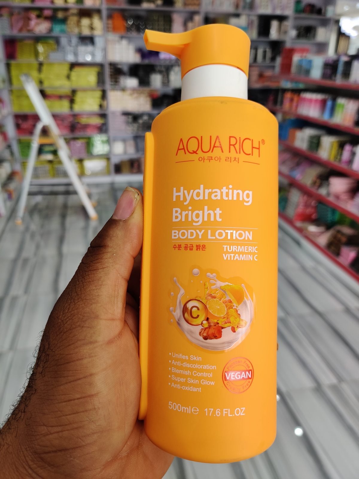Aqua Rich Hydrating Bright, Body Lotion, Turmeric Vitamin C, Unifies Skin+Anti-discoloration+Blemish Control+Super Skin Glow+Anti-oxidant, Vegan 500ml / 17.6fl.oz