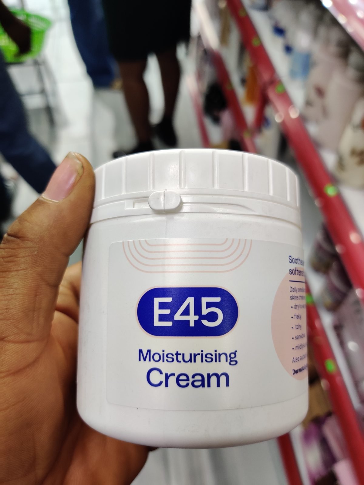 E45 Moisturising Cream, for dry to very dry, flaky, itchy, sensitive skin