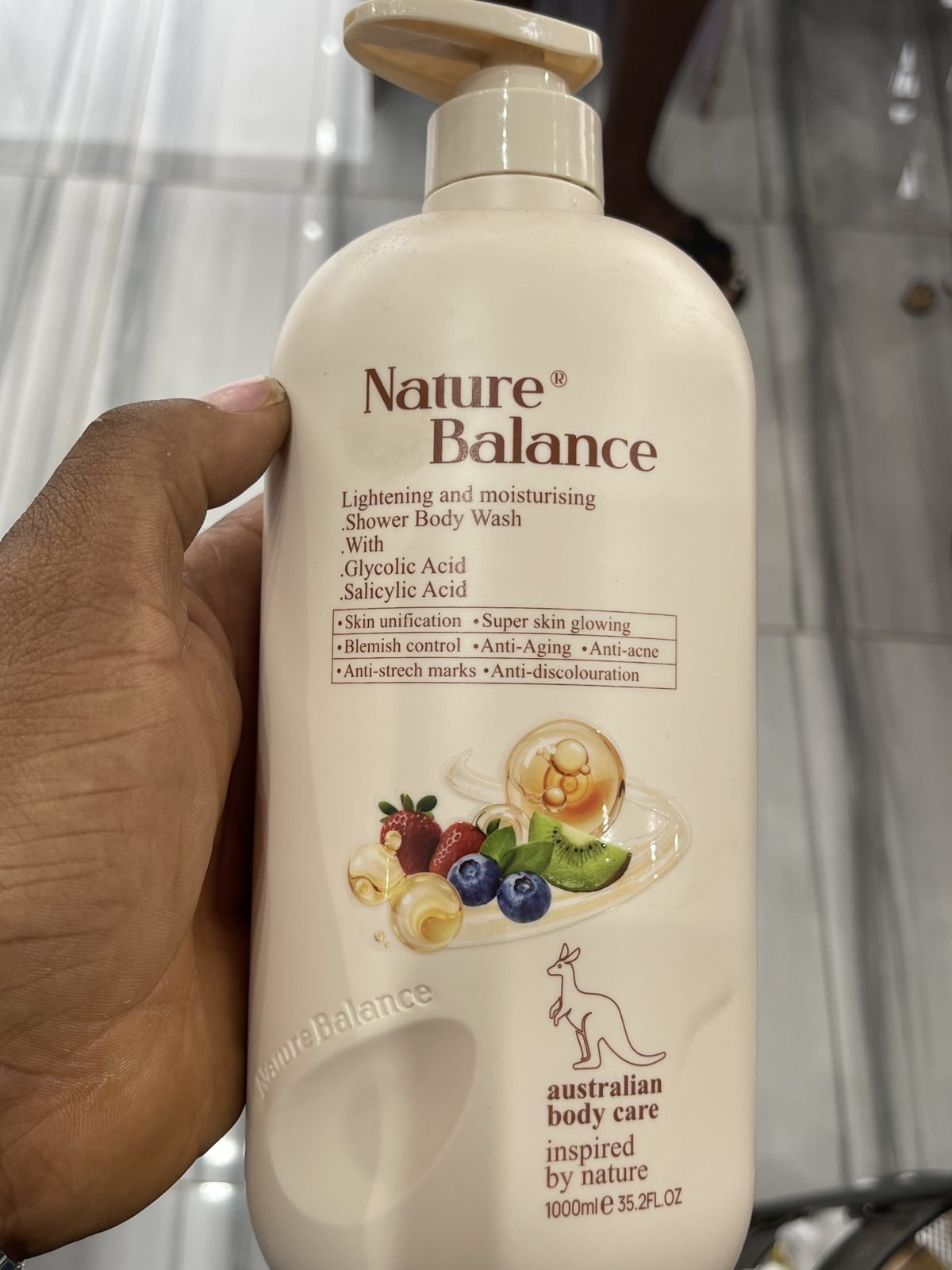 Nature Balance Lightening and Moisturising Shower Body Wash with Glycolic Acid & Salicylic Acid 1000ml / 35.2 FL OZ