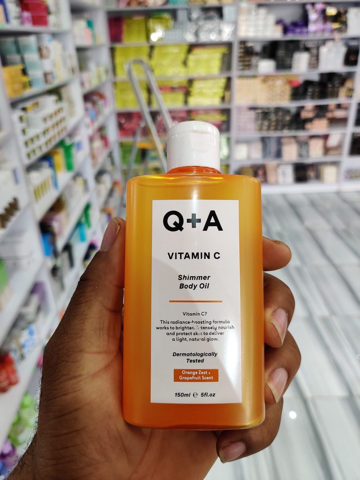 Q+A Vitamin C Shimmer Body Oil, Orange Zest + Grapefruit Scent 150ml